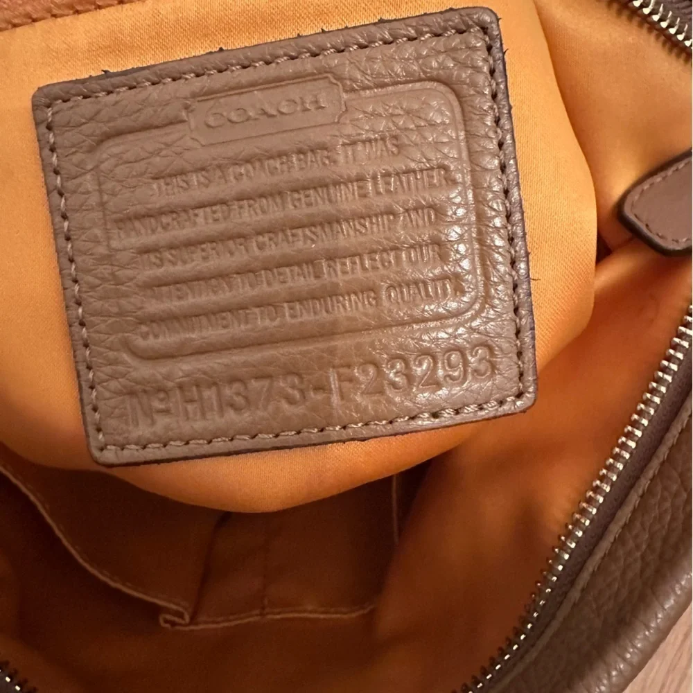 COACH PARK LEATHER HOBO (COACH F23293
